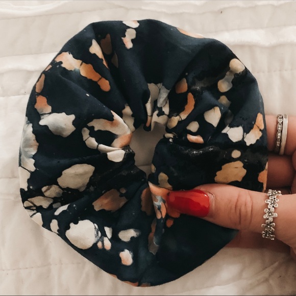 Accessories - Tie Dyed Vintage Scrunchie